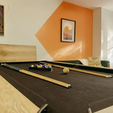 Modern Billiards 1 Private Patio 1 Parking Apartment Chicago