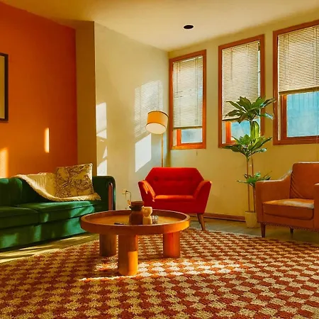 Modern Billiards 1 Private Patio 1 Parking * Chicago