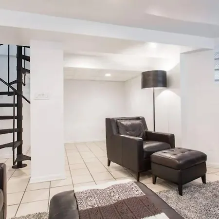 The Wrigleyville Garden 200 Steps To Wrigley-2br Apartment