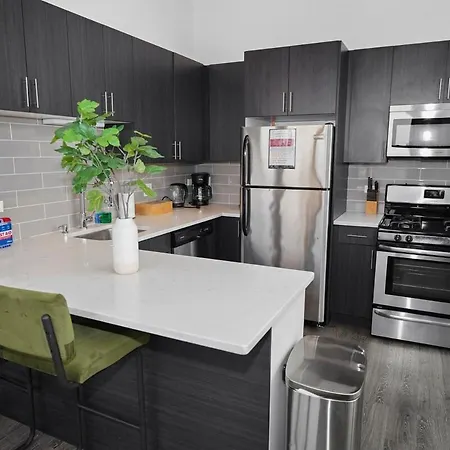 Apartment South Loop 2br Corner Unit With Natural Light, Optional Parking And Guest Access Near Downtown And Mccormick Place *