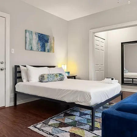Sunlit With Charm - Lunt Rep Apartment