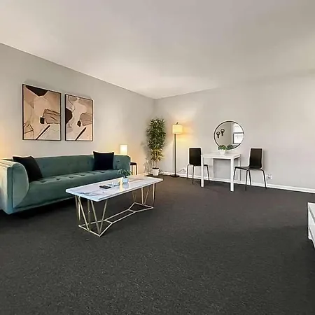 Apartment Cozy 1br Near Dining & Shops - Kimball C2 Chicago