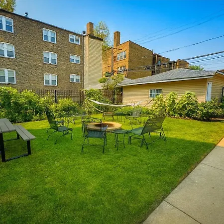 The Avondale Retreat Apartment Chicago