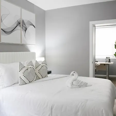 2br W/ Workspace - Coffee Bar - Near Transit Apartment Chicago