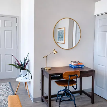 Chic South Loop 2br With Gym And Optional Parking Near Grant Park, Mccormick Place, Museum Campus & Downtown Apartment Chicago