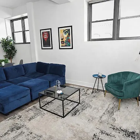 Spacious 1br With Optional Parking Near Mccormick Place, Field Museum, Adler Planetarium, & Shedd Aquarium *