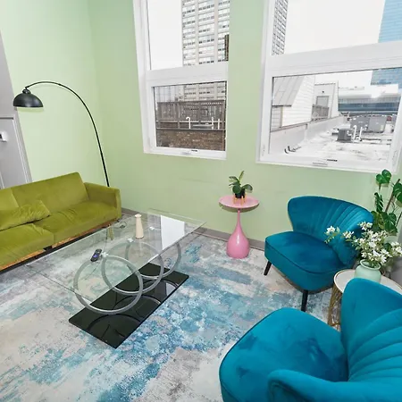 Mccormick Place 2br Oasis With Optional Parking, Patio, Gym For Up To 6 Guests Near Museum Campus, Grant Park & Soldier Field Chicago