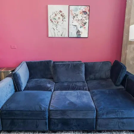 Business Ready 2br In South Loop With Skyline View, Optional Parking & Gym Access Close To Mccormick, Downtown & Cta Chicago