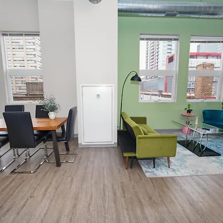 Mccormick Place 2br Oasis With Optional Parking, Patio, Gym For Up To 6 Guests Near Museum Campus, Grant Park & Soldier Field Apartment Chicago