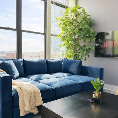 Apartment Skyline 2br In South Loop With Optional Parking & Gym Access Near Mccormick Place, Soldier Field And Lakefront