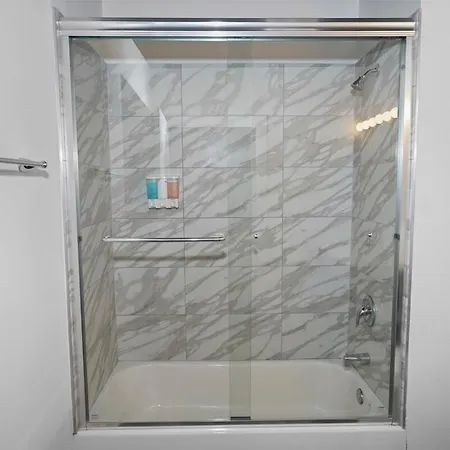 South Loop 2br Corner Unit With Natural Light, Optional Parking And Guest Access Near Downtown And Mccormick Place Chicago