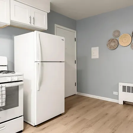 Cozy 1br Near Dining & Shops - Kimball C2 *