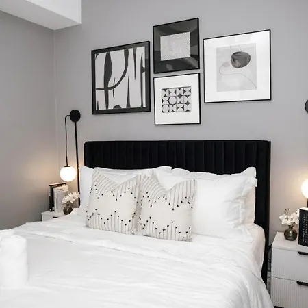 Apartment 2br W/ Workspace - Coffee Bar - Near Transit