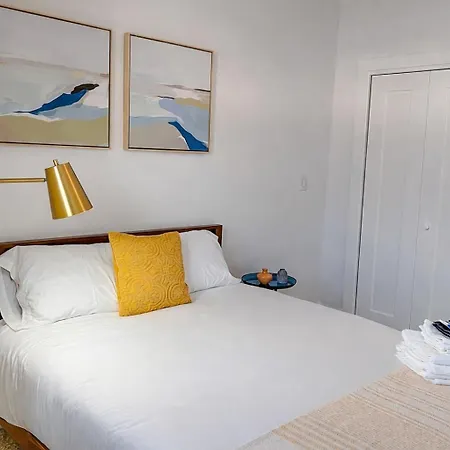 Spacious 1br With Optional Parking Near Mccormick Place, Field Museum, Adler Planetarium, & Shedd Aquarium *