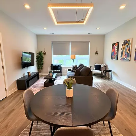 Sleek Style 3br Haven - Free Parking - Ashland 2n Apartment *