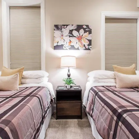 The Wrigleyville Vip-200 Steps From Wrigley Field * Chicago
