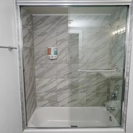 Apartment Business Ready 2br In South Loop With Skyline View, Optional Parking & Gym Access Close To Mccormick, Downtown & Cta *