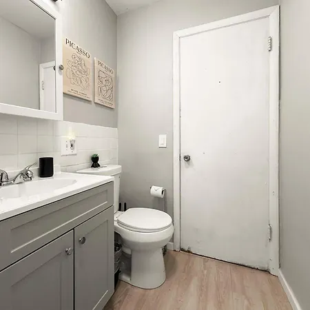 Cozy 1br Near Dining & Shops - Kimball C2