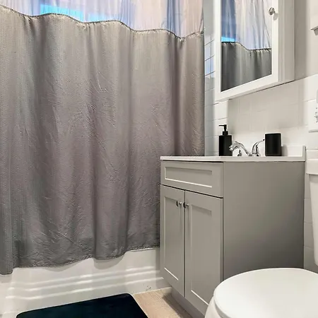 Cozy 1br Near Dining & Shops - Kimball C2 *