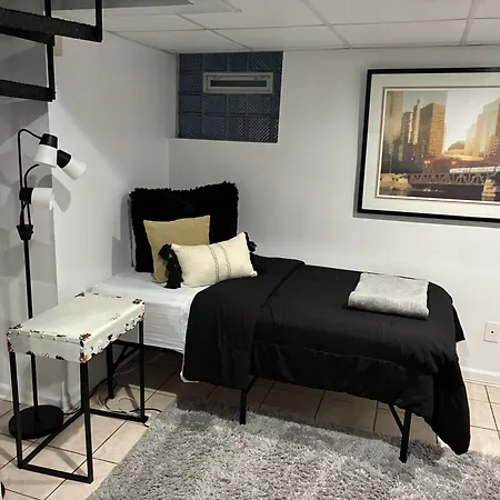 Apartment The Wrigleyville Garden 200 Steps To Wrigley-2br *