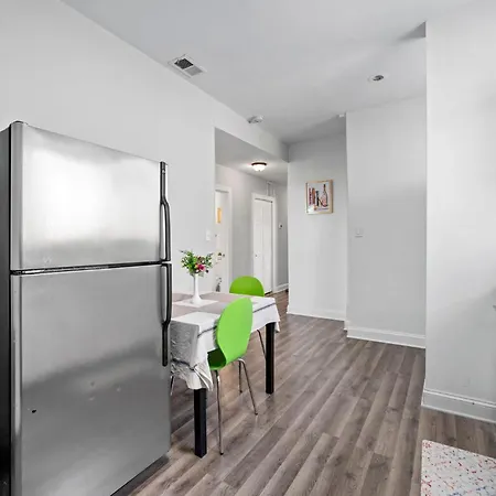 Cozy Woodlawn Retreat 1