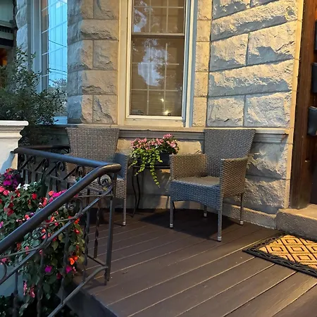 Apartment The Wrigleyville Deluxe -steps From Wrigley Sleeps 10 *