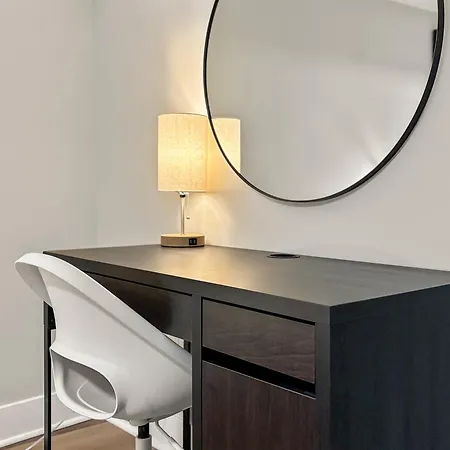 Spacious 4br Retreat - Chase E1 * Chicago