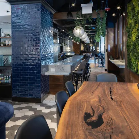 Hotel Saint Clair - Magnificent Mile