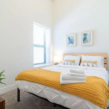 Mccormick Place 420 Friendly 3br In Downtown With Optional Parking Sleeps 8 Guests Near Soldier Field, Grant Park And Lakefront Trail Chicago