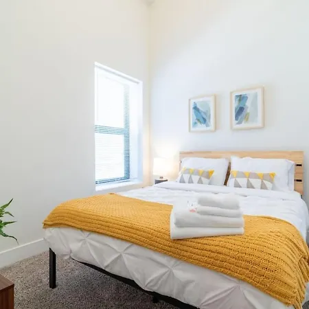 Apartment Mccormick Place 420 Friendly 3br In Downtown With Optional Parking Sleeps 8 Guests Near Soldier Field, Grant Park And Lakefront Trail Chicago