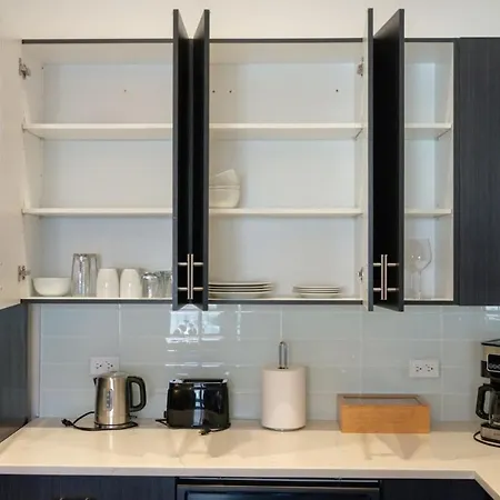 Mccormick Place 420 Friendly 3br In Downtown With Optional Parking Sleeps 8 Guests Near Soldier Field, Grant Park And Lakefront Trail *