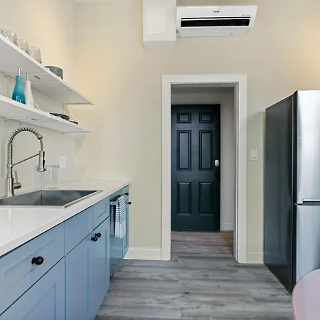 Hotel The Neighborhood - Lincoln Park 501 - Three Bedroom Penthouse *