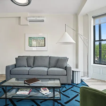 The Neighborhood - Lincoln Park 501 - Three Bedroom Penthouse * Chicago