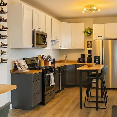 Beautiful 2bd 1ba Apartment Chicago
