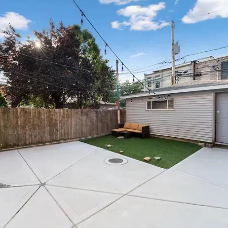 Beautiful Unit In * Chicago