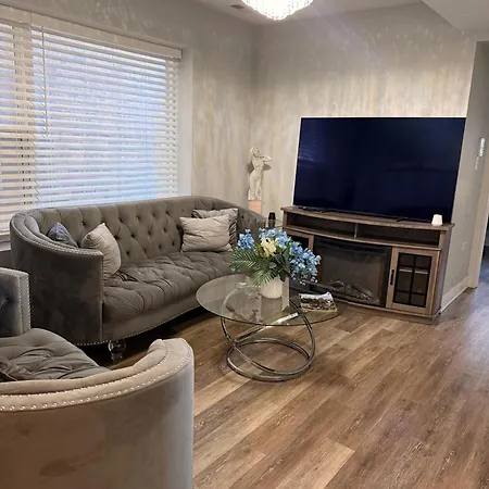 Cozy & Near Downtown & Hyde Park Chicago