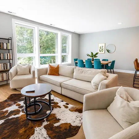 Dreams - Designer Style - - Sleeps 7