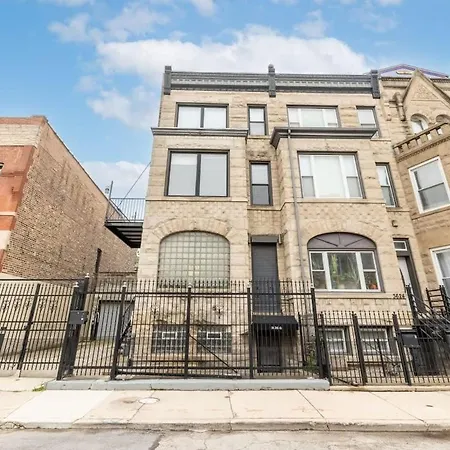 Modern 4 Bedroom Greystone Chicago