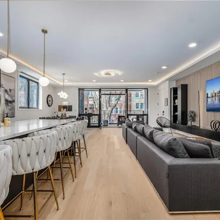 Ultra Modern Luxury - New Construction 4 Bedrooms * Chicago