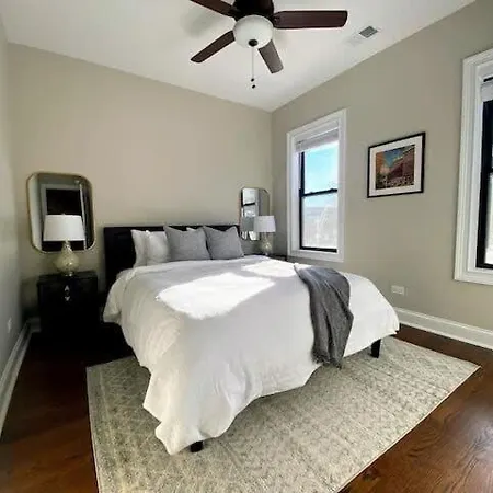 Modern 4 Bedroom In Lakeview Holiday home *