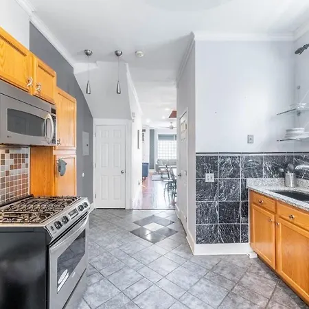 Modern 4 Bedroom Greystone Chicago