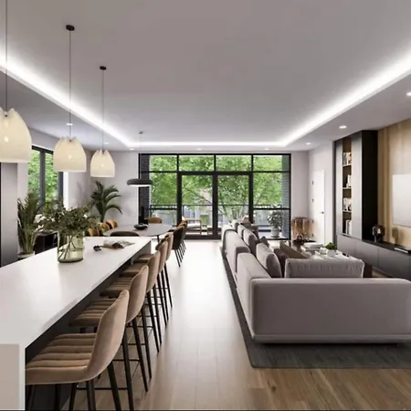 Ultra Modern Luxury - New Construction 4 Bedrooms Holiday home