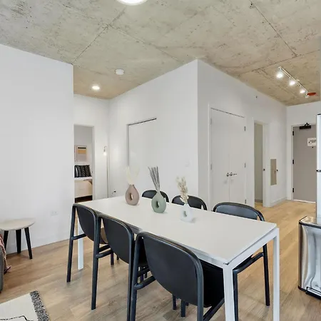 Envitae 4br Modern Sleek * Chicago