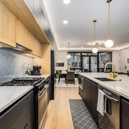 Holiday home Ultra Modern Luxury - New Construction 4 Bedrooms