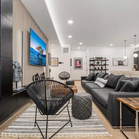 Ultra Modern Luxury - New Construction 4 Bedrooms Chicago