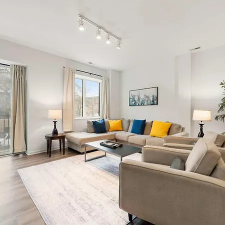 Modern 3br Near Mccormick & South Loop