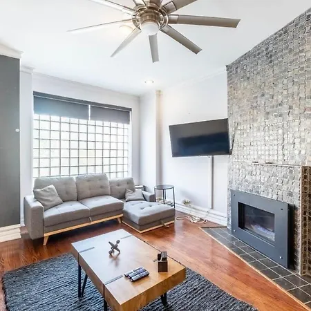 Holiday home Modern 4 Bedroom Greystone Chicago