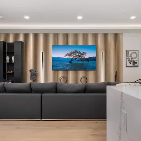 Ultra Modern Luxury - New Construction 4 Bedrooms Chicago