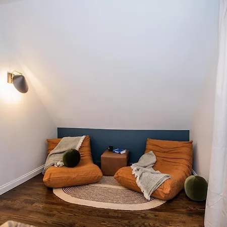 The Retreat - Hot Tub, Theater, Game Room, Fire Pit, Bar, Sleeps 14 * Chicago