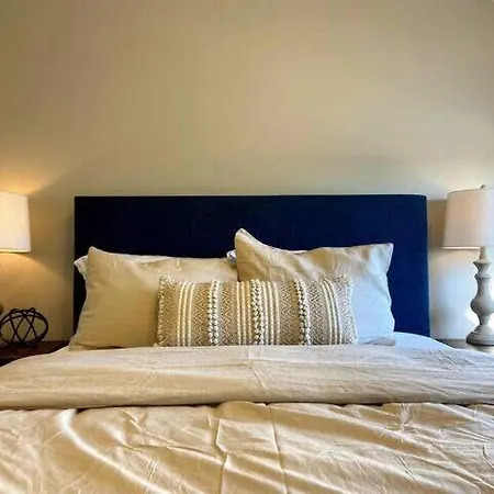 Modern 4 Bedroom In Lakeview Holiday home Chicago